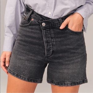 Abercrombie & Fitch Curve Love Women Plus 36/22 Black High Rise Dad Short